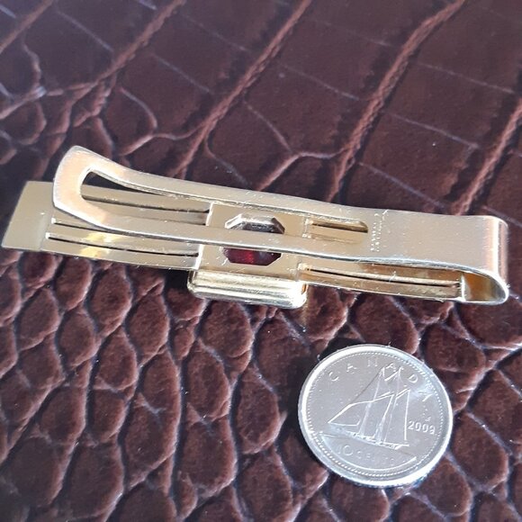 Anson 1950s Red Lucite & Cubic Zirconia Gold Tone Cuff Link and Tie Bar Set - Picture 8 of 9